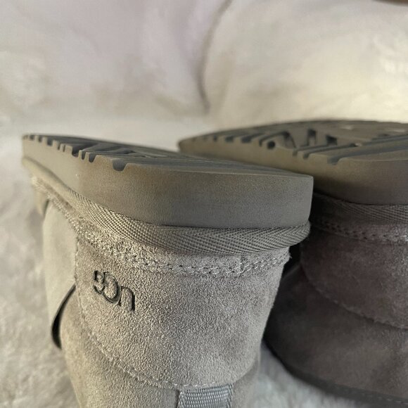 UGG S/N1111730 Neumel 11 Graphic Women's Gray Boots Size: 7 - Picture 15 of 16